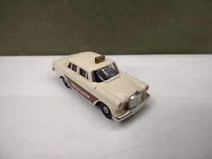 Brekina 1831 Mercedes Benz 190 Taxi Wienerwald 1/87 Scale - Picture 1 of 14
