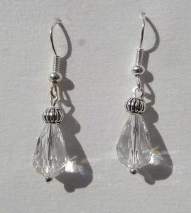 SMALL FACETED CLEAR GLASS DROP EARRINGS WITH SILVER PLATED DETAIL.HOOK - Picture 1 of 3