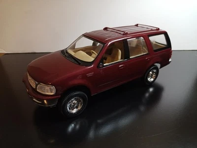 Ford Expedition 1997 Revell promoción granate 1/25 Foto 1 de 4
