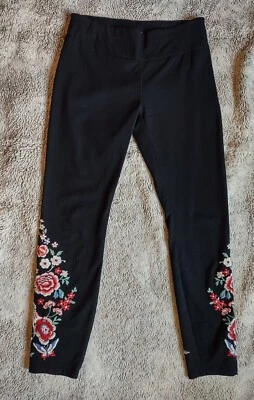 NYC 7th Ave New York & Company Black Embroidered Flowers Pants Slacks Women's XS - Image 1 of 4