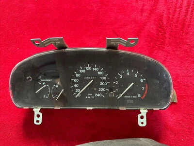 Velocímetro unidad velocímetro Bg/bw BS40119050 km 248251 Mazda 323 F 1.9i 16V - Imagen 1 de 4