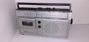 Radio mangiacassette Steracord KR660 - Germania Est DDR 1983 - Foto 1 di 8