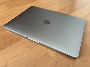 Apple MacBook Pro 13 (A1706), Space Grey, 3,3GHz i5, 16 GB, 512 GB - Bild 1 von 9