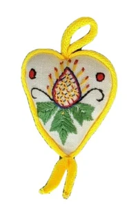 Handbestickte Ananas Willkommen Ornament aus Europa, 2 1/2" x 5 1/2"; 1/2" W - Bild 1 von 3
