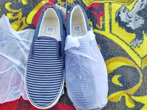 Scarpe sneakers slip-on nuove con etichette Gap bambini ferrovia righe tela grandi ragazzi taglia 3 giovani - Foto 1 di 5