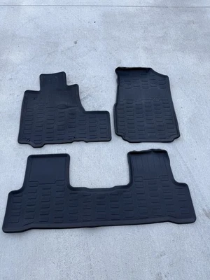 🔥2007-2011 Alfombrillas de goma genuinas OEM🔥 para todas las estaciones Honda CRV CR-V Foto 1 de 4