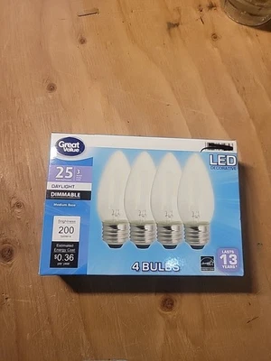 Great Value 4Pk Daylight Med Base B10 Bulbs. 25W/3W Dimmable/Clear/Decorative - Image 1 of 4