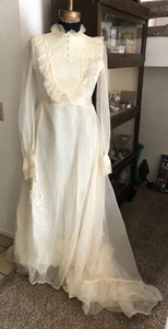 Vintage 1970s Unbranded White Wedding Dress Gown Edwardian style size M - Picture 1 of 18