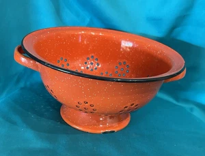 VTG HALLOWEEN SPECKLED PUMPKIN ORANGE ENAMELWARE 9 1/2” MCM COLANDER - Picture 1 of 8