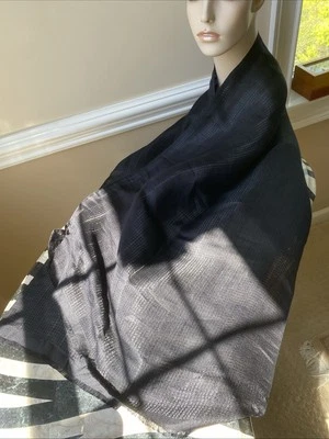 Bufanda de seda negra vintage BAJRA estola boho 68x25” XXL tejida a mano arte nepalí para usar Foto 1 de 4