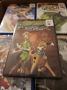 SCOOBY-DOO! AND THE SKELETONS (DVD) NEW - Foto 1 di 2