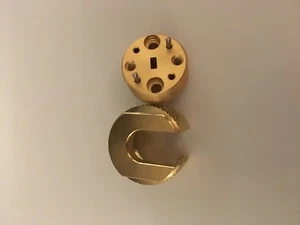 Millimeter Wave Waveguide Adapter WR-15 Gold Plated by Quantum Microwave - Picture 1 of 2