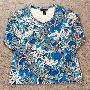 Karen Scott Petites PL Jersey Top V Neck 3/4 Sleeve Stretch Blue Tan Tear Drop - Picture 1 of 8