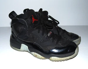 Nike Air Jordan Jumpman Two Trey Negro Rojo DO1925-003 UK 10 Entrenadores Baloncesto - Imagen 1 de 8