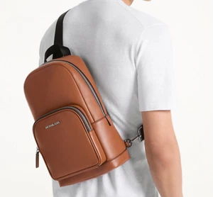 MICHAEL KORS MEN'S COOPER  Commuter Sling Pack Crossbody Bag Luggage Brown  NEW - Picture 1 of 6