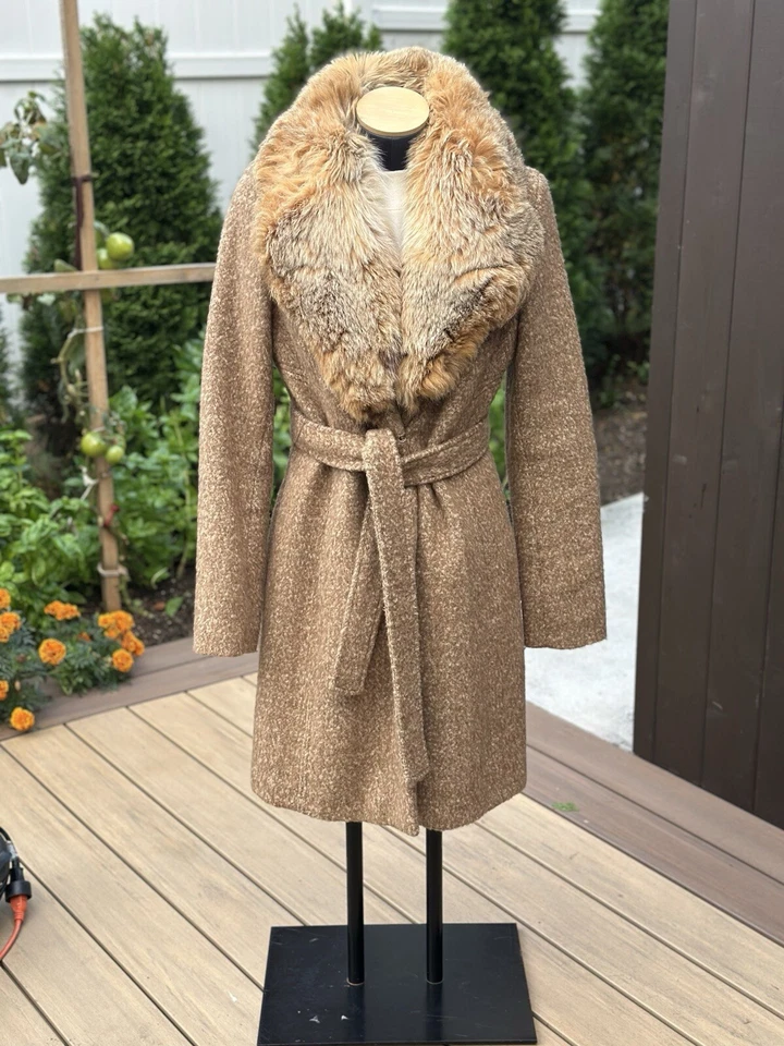 Abrigo envolvente de lana Ivanka Trump con cinturón camel talla 6 Foto 1 de 4