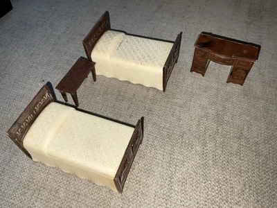 VTG  Lot Of Renwal Bedroom Twin Bed Desk Dollhouse Furniture Table See Pics - Image 1 of 4