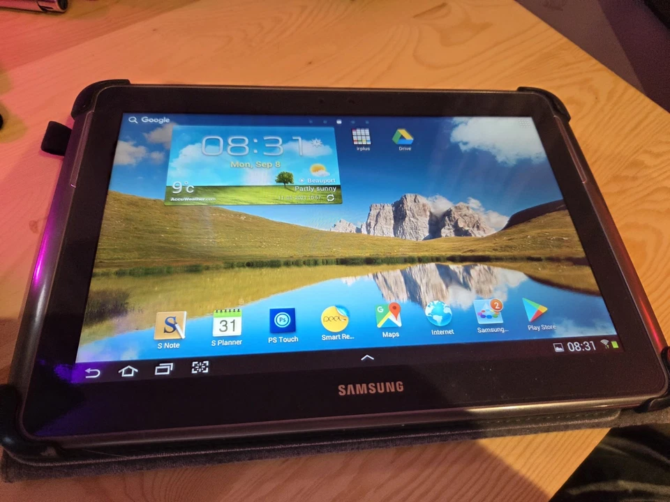 WiFi Only Samsung Galaxy Note 10.1 10.1" 32GB Gray GT-N8010 - Image 1 of 4