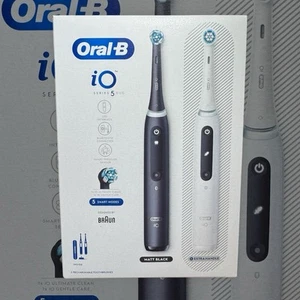 Oral-B iO Series 5 Duo Elektrische Zahnbürste | Schwarz/Weiß 2 Handstücke Etui - Bild 1 von 4