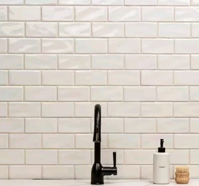 MSI antiguo blanco 3 pulgadas x 6 pulgadas. Azulejo de pared de metro de cerámica brillante hecho a mano  Foto 1 de 4