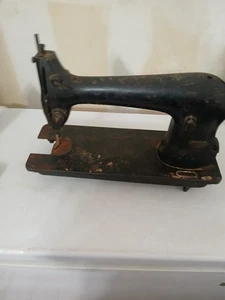 NICHT FUNKTIONIERENDE VINTAGE NÄHMASCHINE - Bild 1 von 6