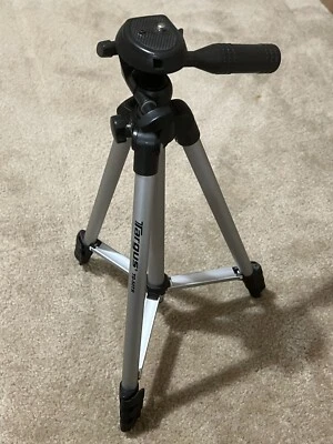 Targus 50 in Camera/Camcorder Tripod TG-50TR with Carrying Case Bag - Image 1 of 3