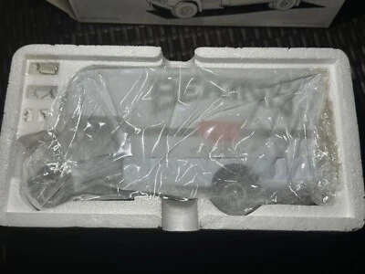 Primera marcha 1/34 1969 modelo B-61 Mack Bekins furgoneta de mudanza Foto 1 de 4