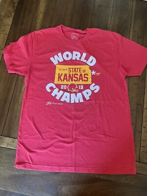 Camiseta KC Chiefs Campeones del Mundo Gran Estado de Kansas Humorosa GV Arte y Diseño Foto 1 de 4