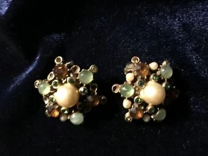 Vintage/Antique Gold Tone w Pearls, Stones, Rhinestones, Clip-on Earring, RARE - Picture 1 of 4