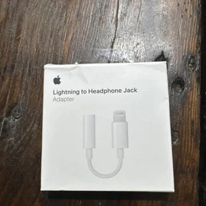 Apple MMX62FE/A Lightning to 3.5mm Headphone Jack Adapter - Photo 1 sur 3