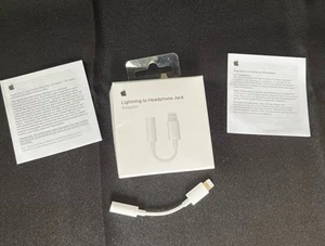 GENUINE Apple Lightning to 3.5mm Headphone Jack Adapter for iPhone iPad - Photo 1 sur 4