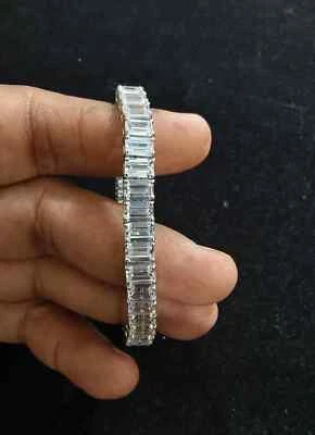 Brazalete de tenis para mujer con diamantes creados en laboratorio de oro blanco de 14 quilates talla esmeralda de 23 quilates Foto 1 de 4