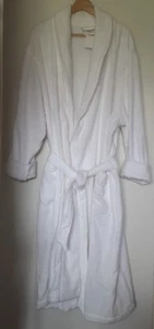 VIVOVE PEIGNOIR HOMME / BATH ROBE TAILLE XL COLORIS BLANC - Picture 1 of 10