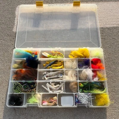 Plantillas de cebo blando y plumadas surtidas 80-90 en caja Carver’s Mepps de colección Foto 1 de 4