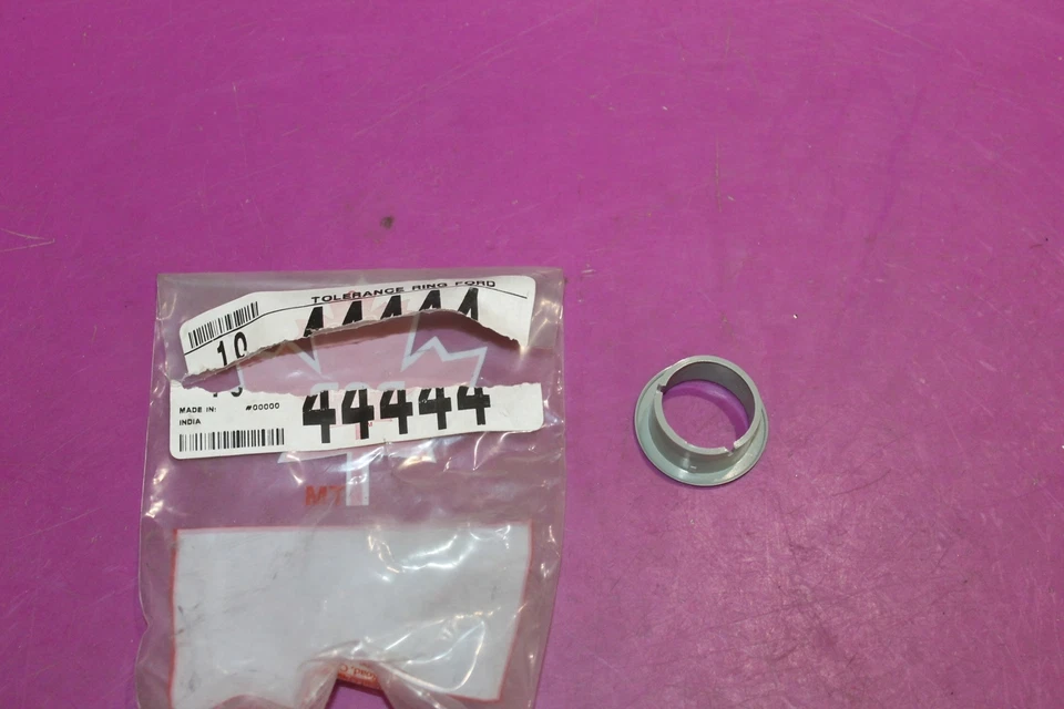 Anillo de tolerancia para Ford. Parte 44444. Adquirido en un concesionario cerrado. Ver foto. Foto 1 de 1