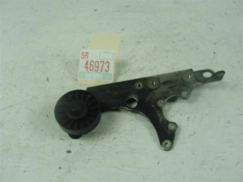 1998-2000 VOLVO S70 ENGINE MOTOR BELT IDLER PULLEY ALTERNATOR BRACE BRACKET - Image 1 of 4