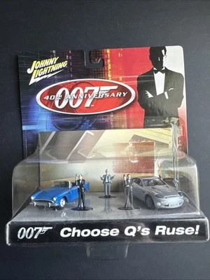 Johnny Lightning JAMES BOND 007 Choose Q's RUSE! American Flashbacks 1:64 - Image 1 of 4