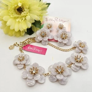 NEW Lilly Pulitzer set Ivory White Acrylic Flower Bloom Necklace & Earrings Post - Bild 1 von 10