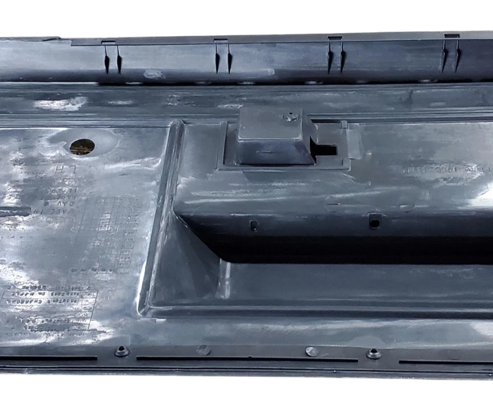 Chevrolet GMC R2500 1988-1991 SUBURBAN V2500 PANEL SUBURBANO F/S/D 15597667 NUEVO Foto 1 de 4