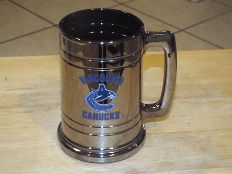 Vancouver Canucks Stein Mirror Style NHL Glass Mug Cover