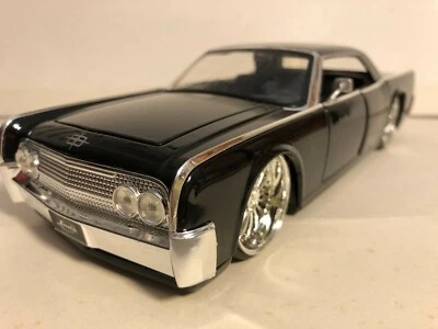 JADA BTK 1963 LINCOLN CONTINENTAL BLACK WITH REVERSE DOORS 1:24 NEW NO BOX - Image 1 of 4