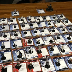 WOTC Lot of 50 Star Wars Miniatures No Duplicate With Card Obi-Wan On Boga - Picture 1 of 21