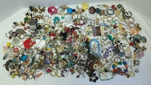 Schrott Mehrzweck Trödel guter Modeschmuck Ohrringe Set 5 Pfund tragbar reparierbar - Bild 1 von 12