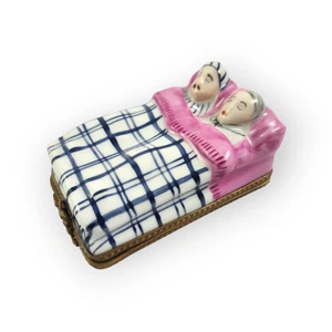 PV Limoges France Peint Main Trinket Box Couple in Bed Anniversary - Picture 1 of 9