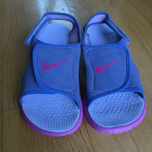 Nike Sunray Adjust 4 Sandals Shoes Hydrangeas Comet Blue Pink Youth Girls Size 3 - Picture 1 of 13