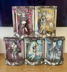 Monster High Reel Drama Bundle Frankie Clawdeen Lagoona Draculaura Cleo Doll NIB - Picture 1 of 7