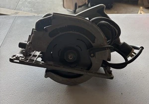 Porter Cable Model 424MAG 7-1/4 Inch Heavy Duty Circular Saw Type 2 - Picture 1 of 5