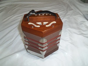Hohner Akkordeons Modell D40 20 Tasten Concertina mit Gigbag - 20 Tasten / 40 Blatt - Bild 1 von 8