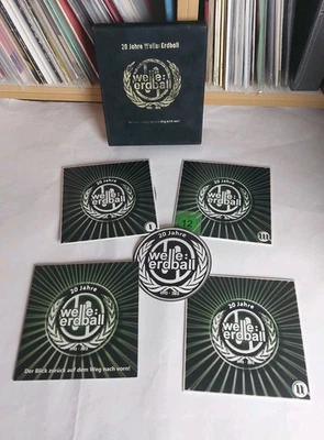 Welle: Erdball - 20 Jahre Box Set / 2x CD, DVD, 60 S. Booklet + Aufkleber / 2013 - Bild 1 von 4