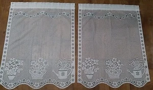 (2) Pannelli per tende in pizzo 29,5"" X 37,5"" BIANCHI con lattina di fiori tema verde" - Foto 1 di 9